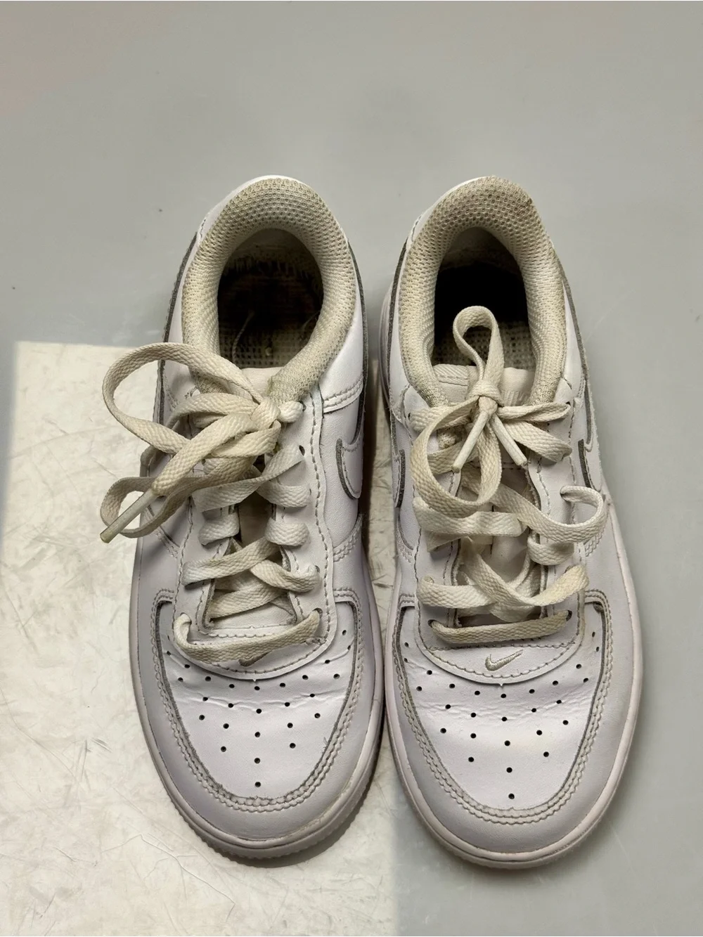 Nike Force 1 LE Triple White Leather Sneakers Kids Size 10.5C DH2925-111